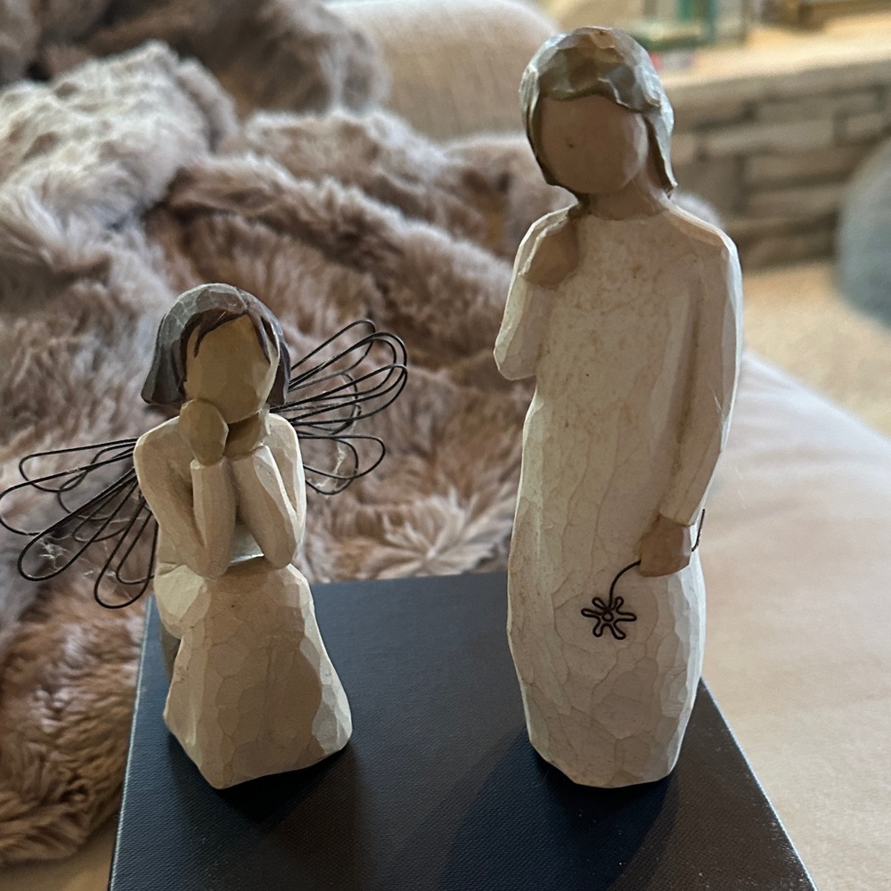 Willow Tree Cream and Brown Figurine Duo